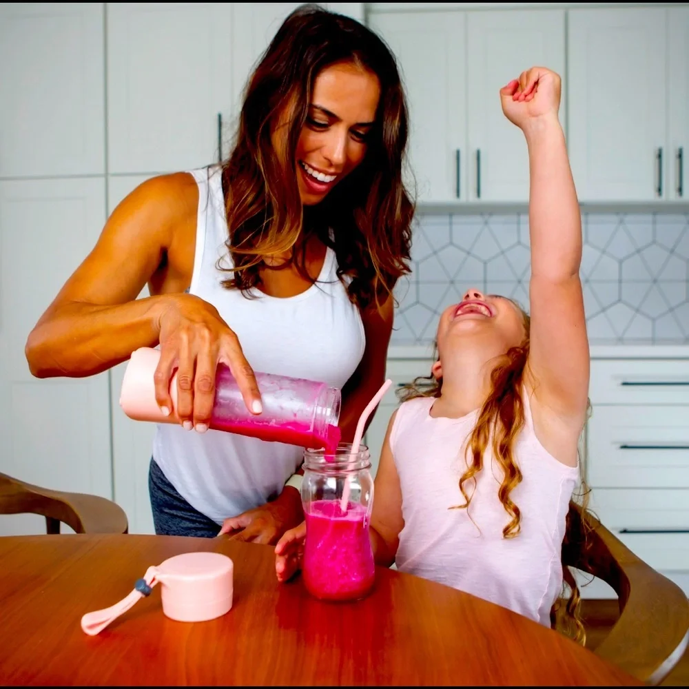 KAMARAMA Portable Rechargeable Juice Shake Smoothie Blender Juice Cup Pink
